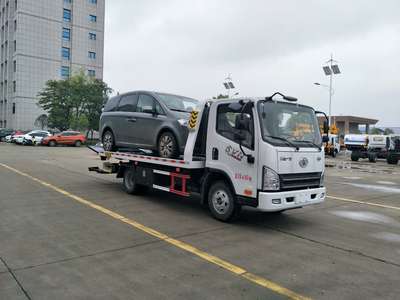 高效救援，可靠伙伴 解放虎V藍牌一拖二清障車，濰柴117馬力引領城市救援新標準